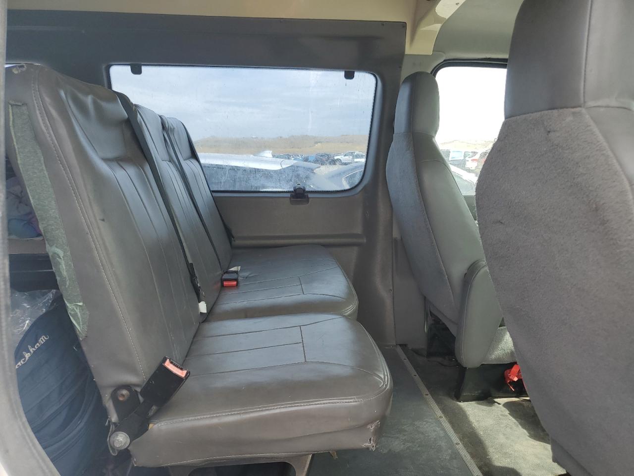 2010 Ford Econoline E250 Van White vin: 1FTNS2EW9ADA86394
