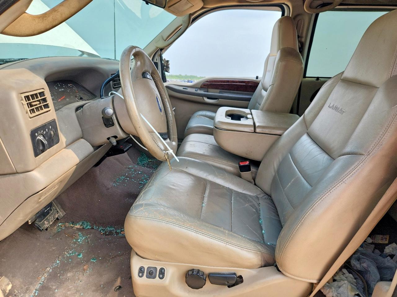 2003 Ford F250 Super Duty White vin: 1FTNW20L63ED22871