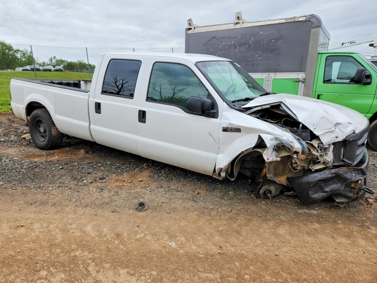 2004 Ford F250 Super Duty White vin: 1FTNW20LX4EE07004
