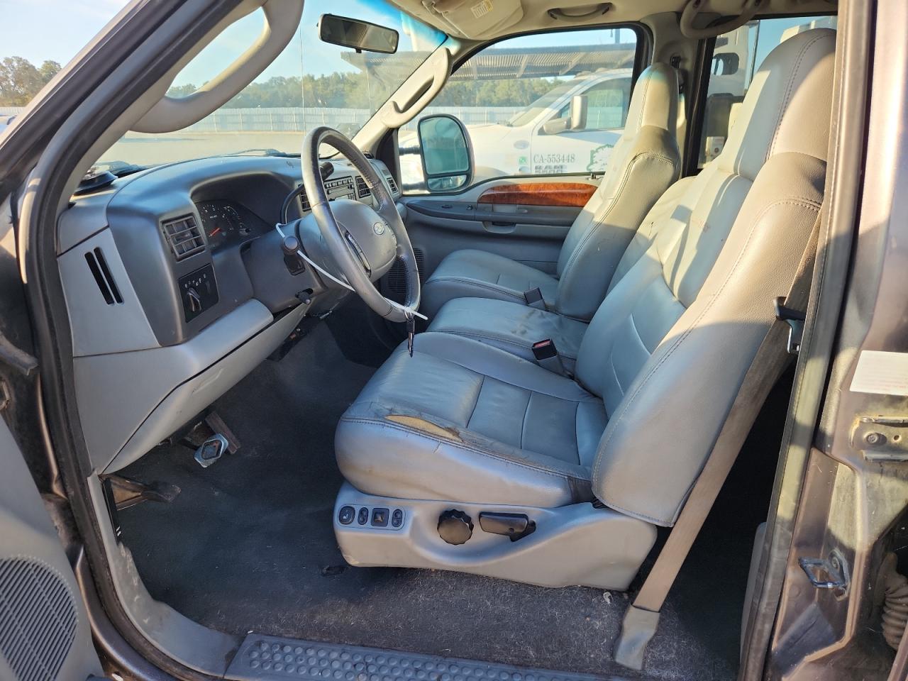 2004 Ford F250 Super Duty Угольный vin: 1FTNW20P54EB31396 Damage: Left Front Seat Cushion, Torn, 9 To 10 Inches