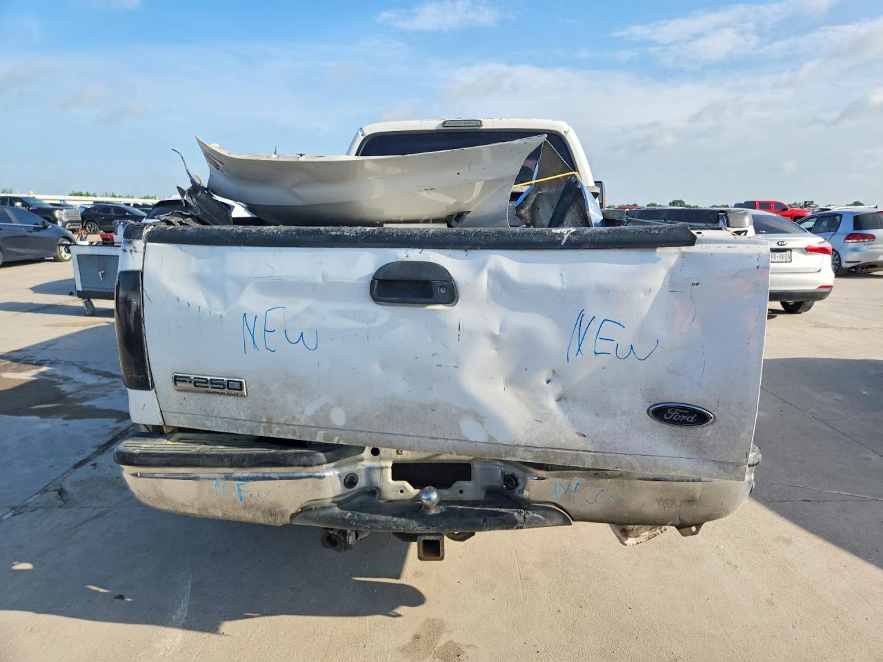2003 Ford F250 Super Duty White vin: 1FTNW21F03EB25929
