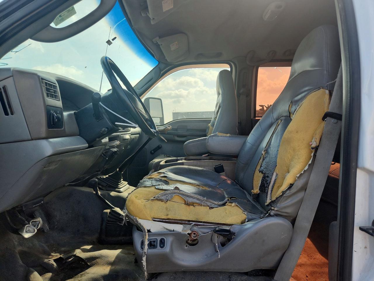 2003 Ford F250 Super Duty White vin: 1FTNW21F03EB25929