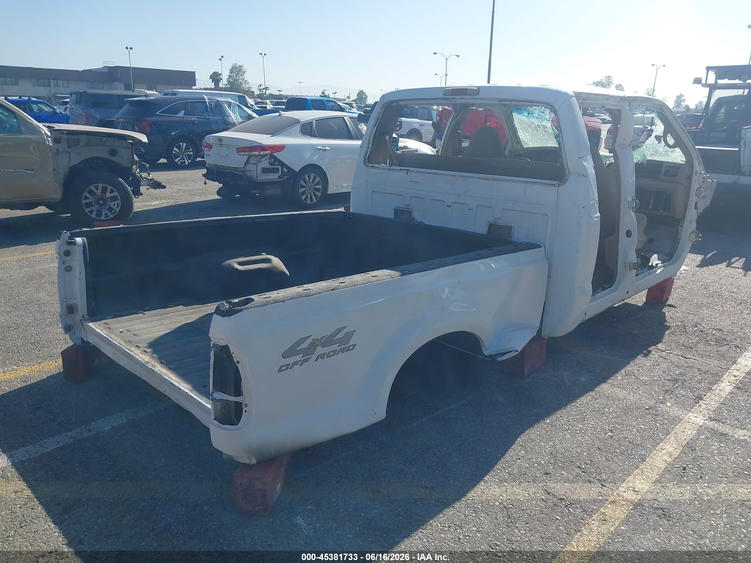 1999 Ford F-250 Lariat/xl/xlt White vin: 1FTNW21F1XEB03427