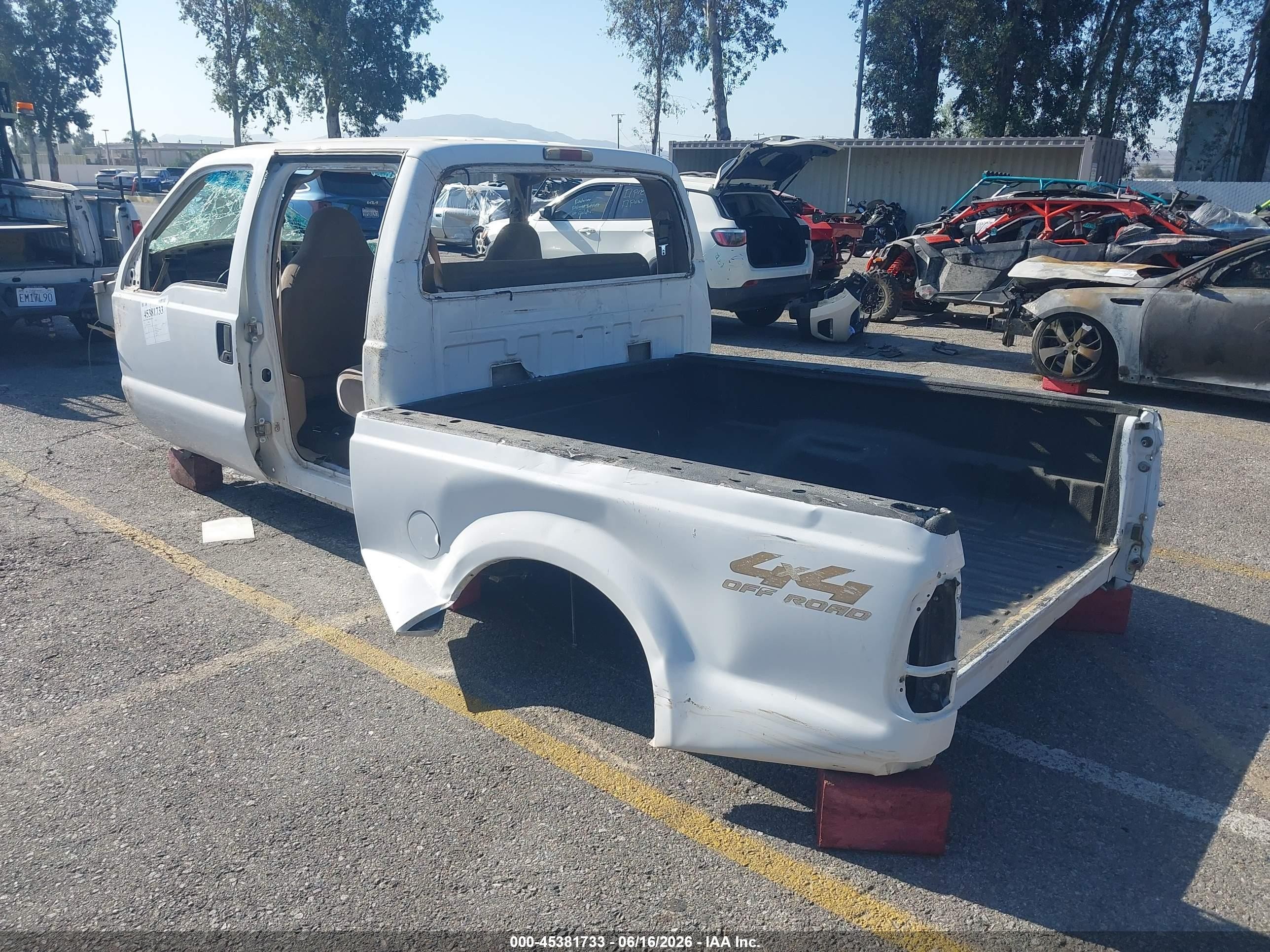 1999 Ford F-250 Lariat/xl/xlt White vin: 1FTNW21F1XEB03427