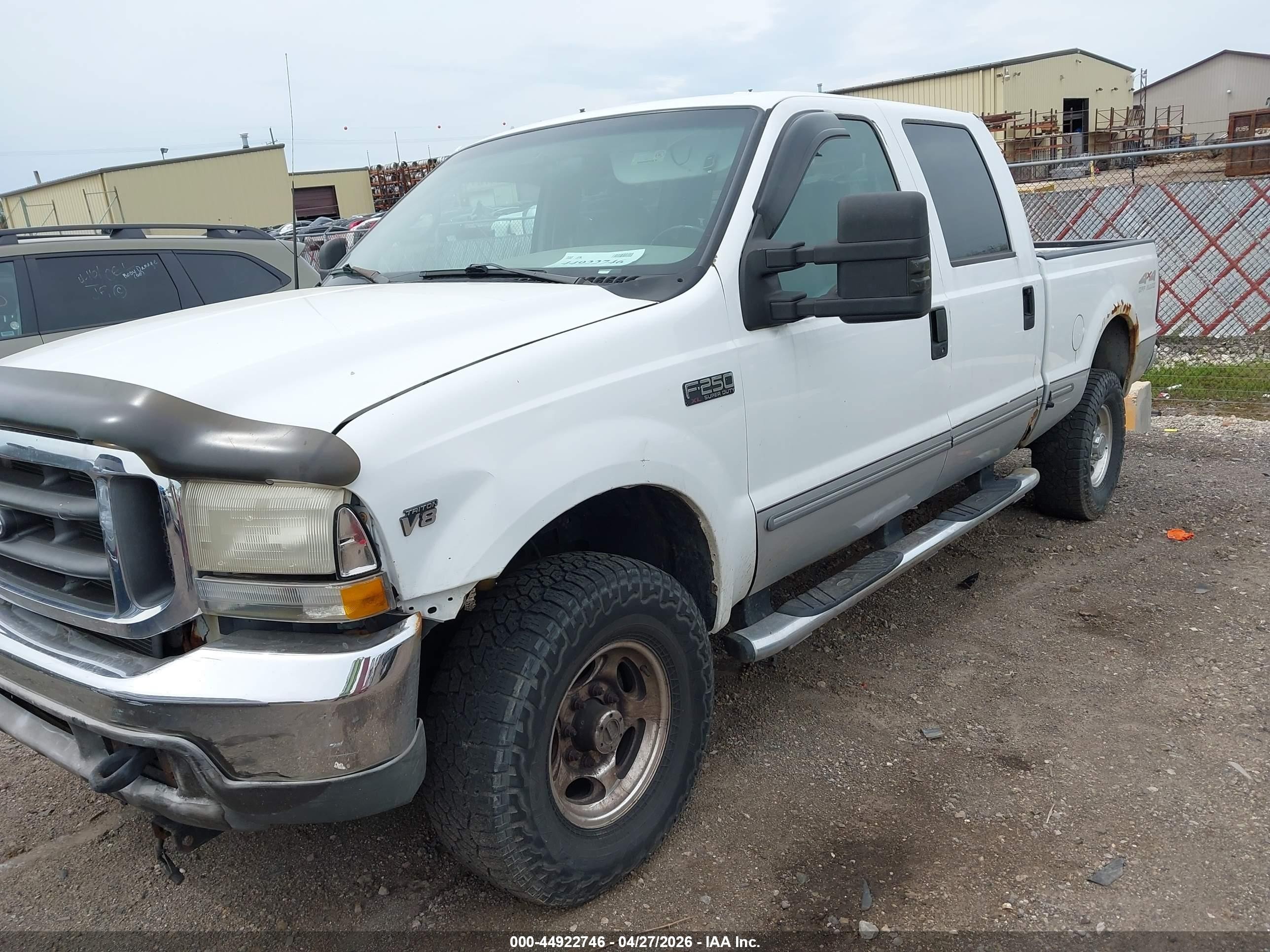 1999 Ford F-250   Белый vin: 1FTNW21F1XEC14141