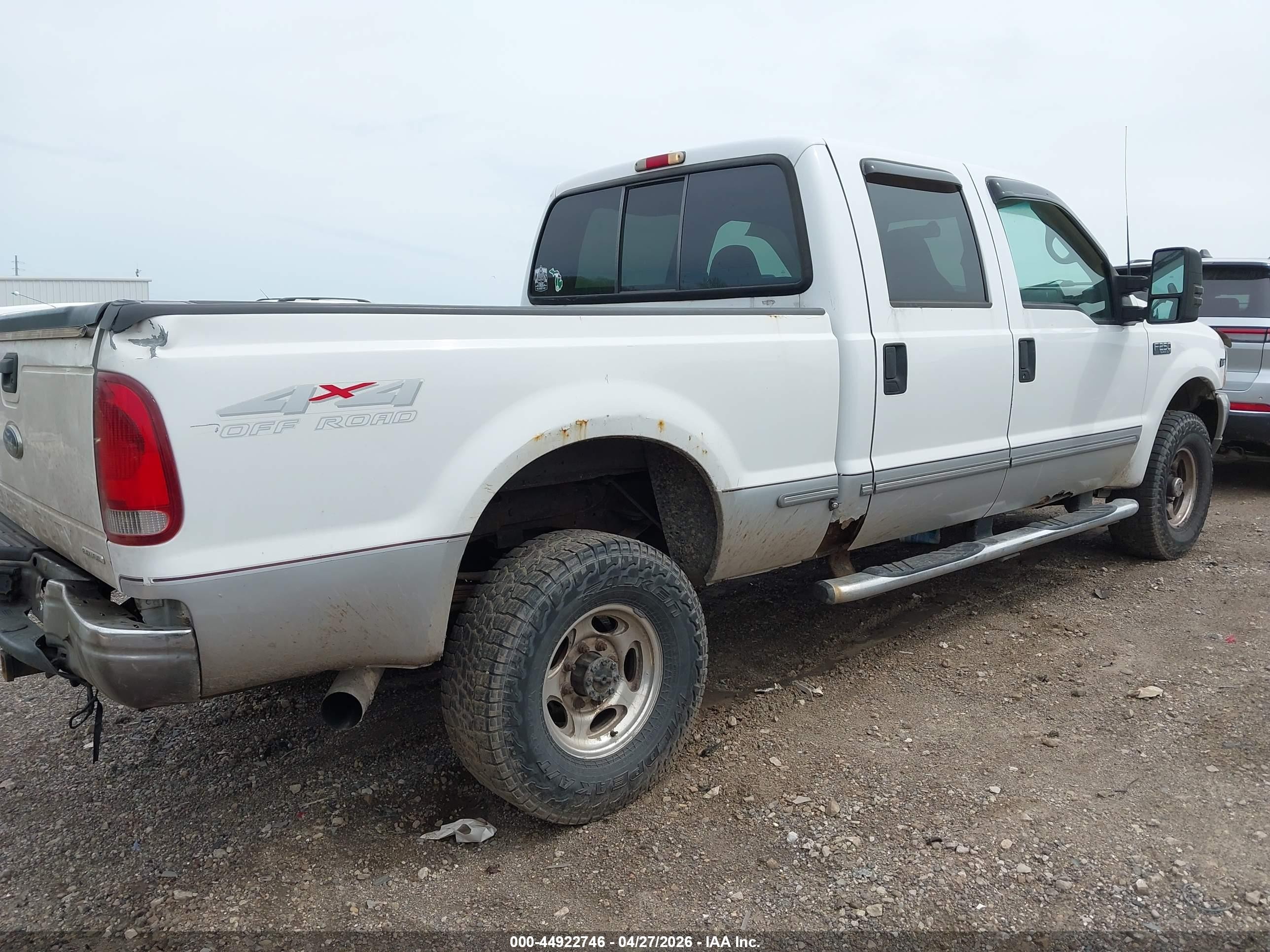 1999 Ford F-250   Белый vin: 1FTNW21F1XEC14141