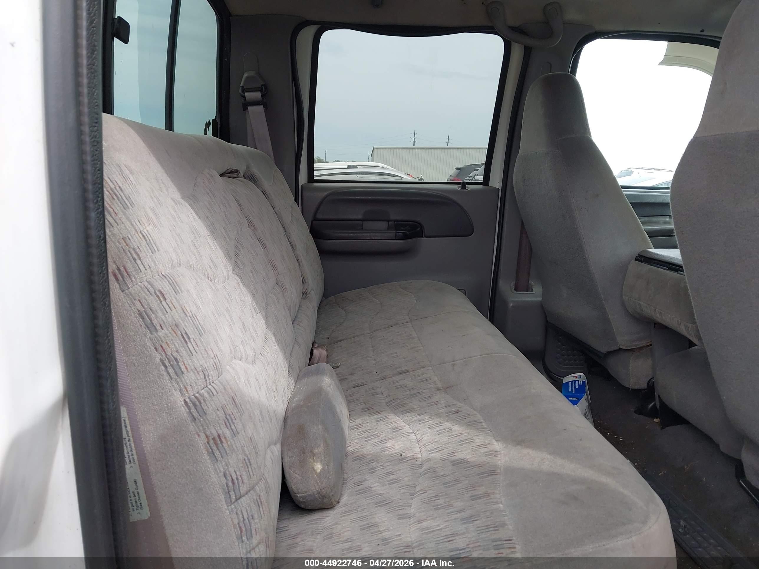 1999 Ford F-250   Белый vin: 1FTNW21F1XEC14141