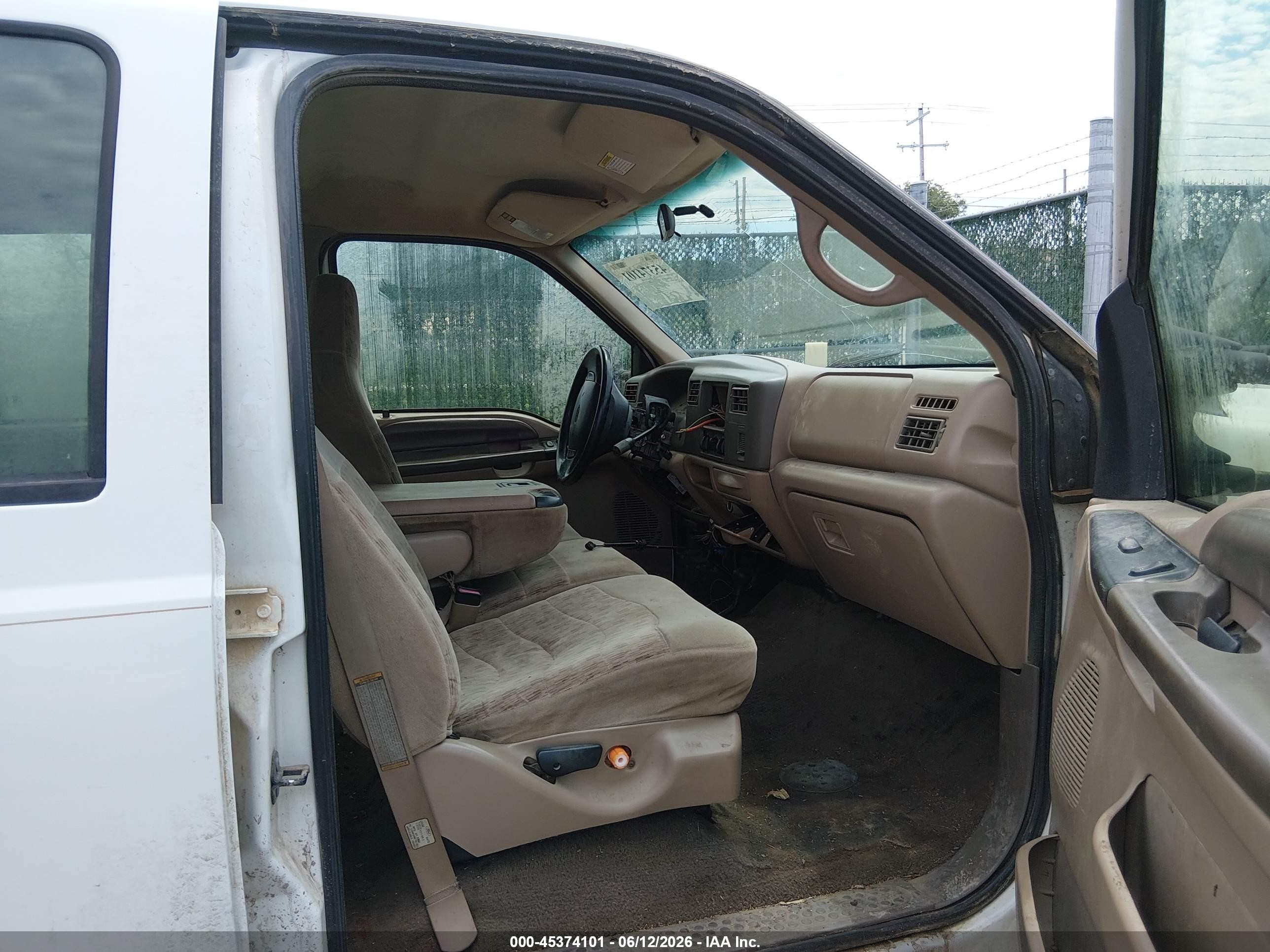 1999 Ford F-250   White vin: 1FTNW21F7XED07715