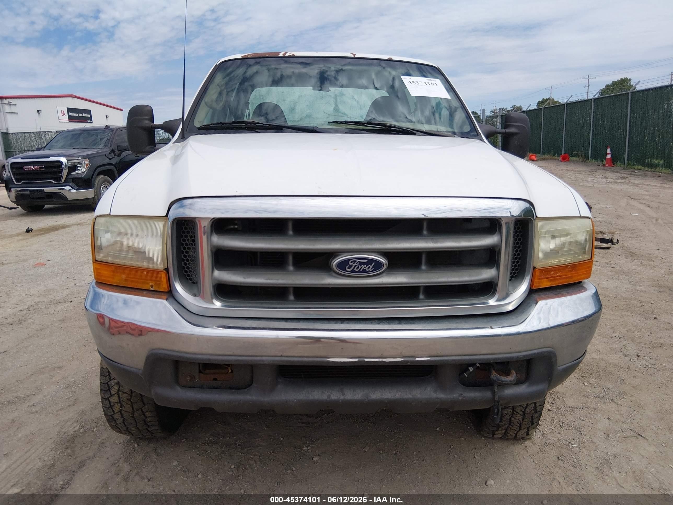 1999 Ford F-250   White vin: 1FTNW21F7XED07715