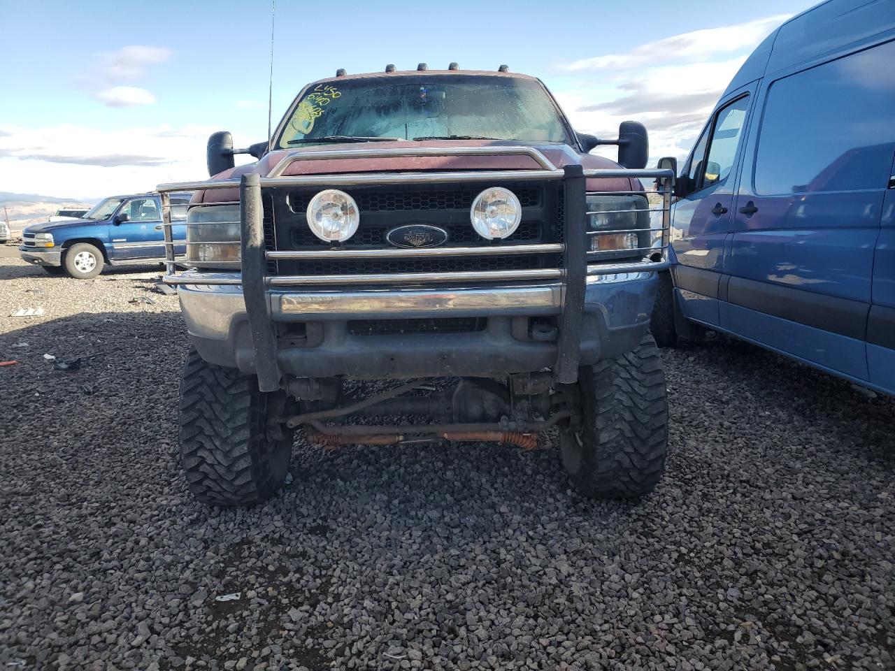 2000 Ford F250 Super Duty Maroon vin: 1FTNW21F7YEA94525