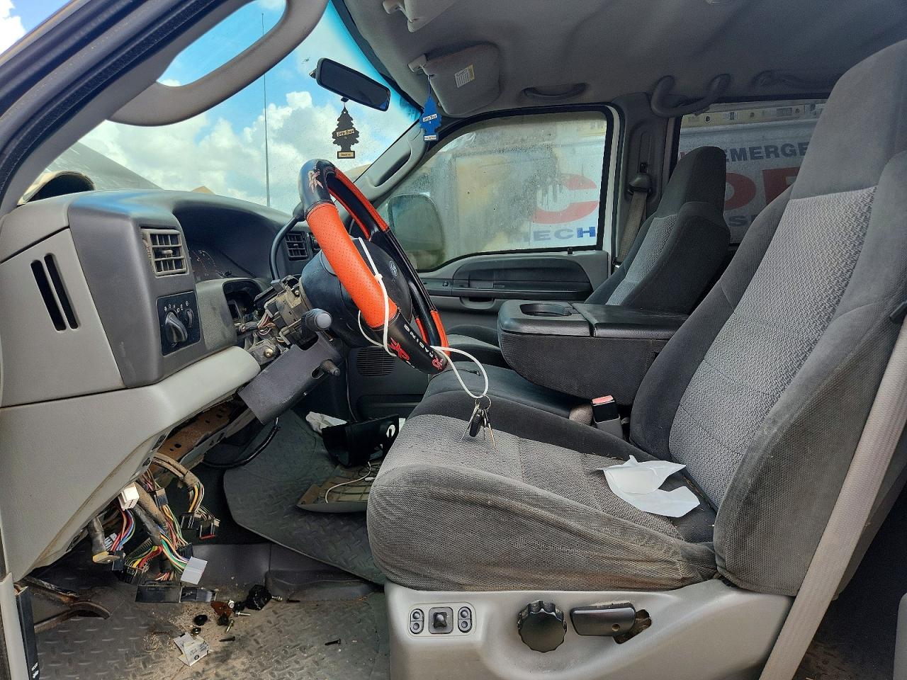 2003 Ford F250 Super Duty Белый vin: 1FTNW21F83EA98415