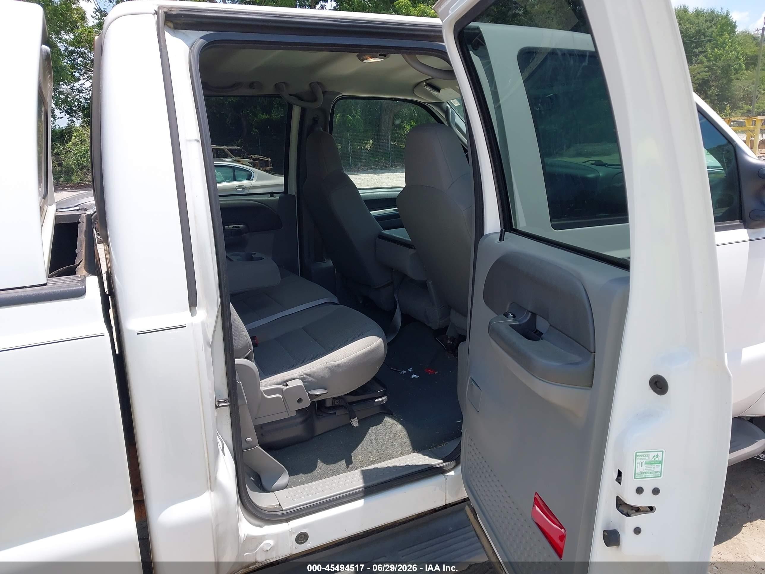 2004 Ford F-250 Lariat/xl/xlt White vin: 1FTNW21L04ED56367
