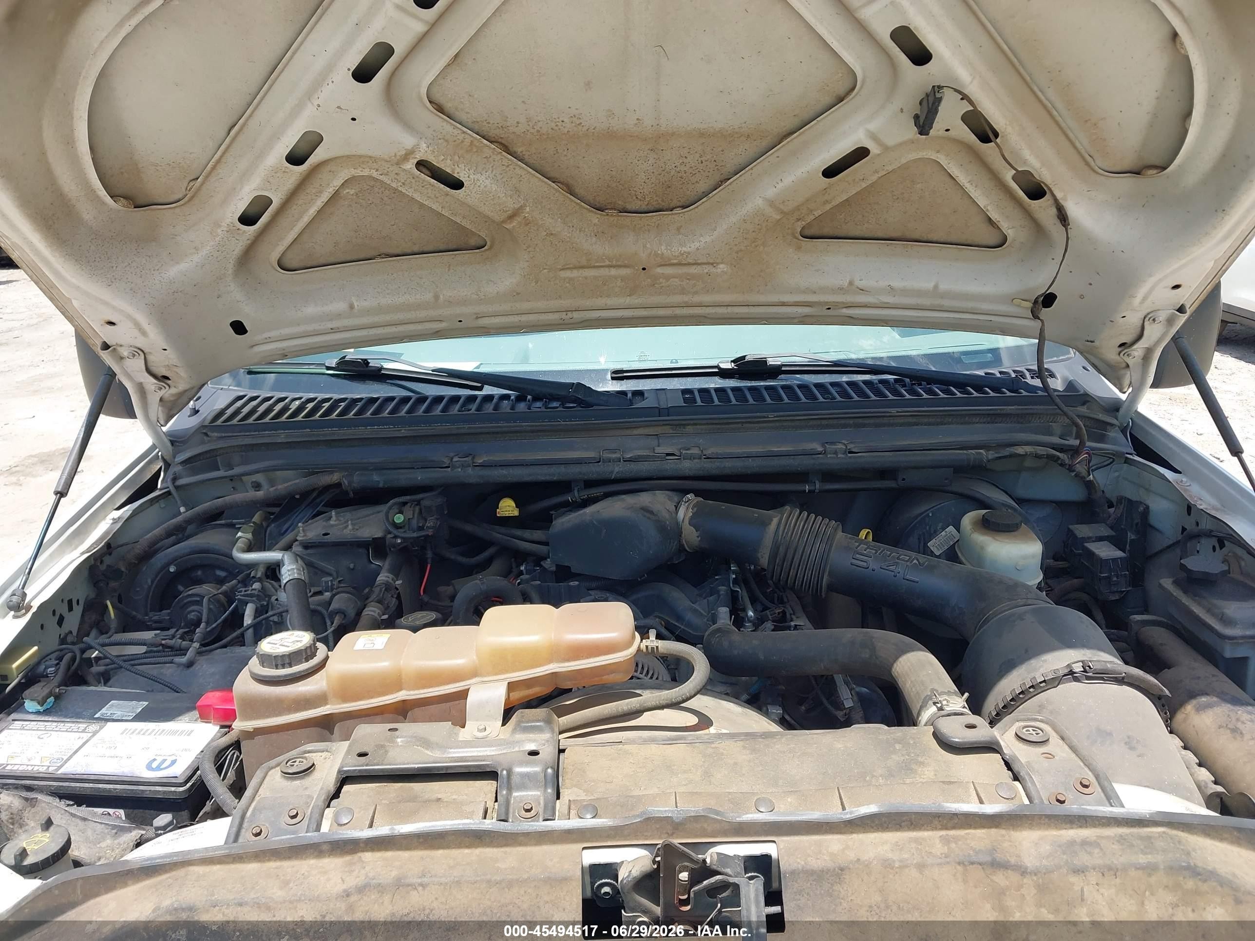 2004 Ford F-250 Lariat/xl/xlt White vin: 1FTNW21L04ED56367