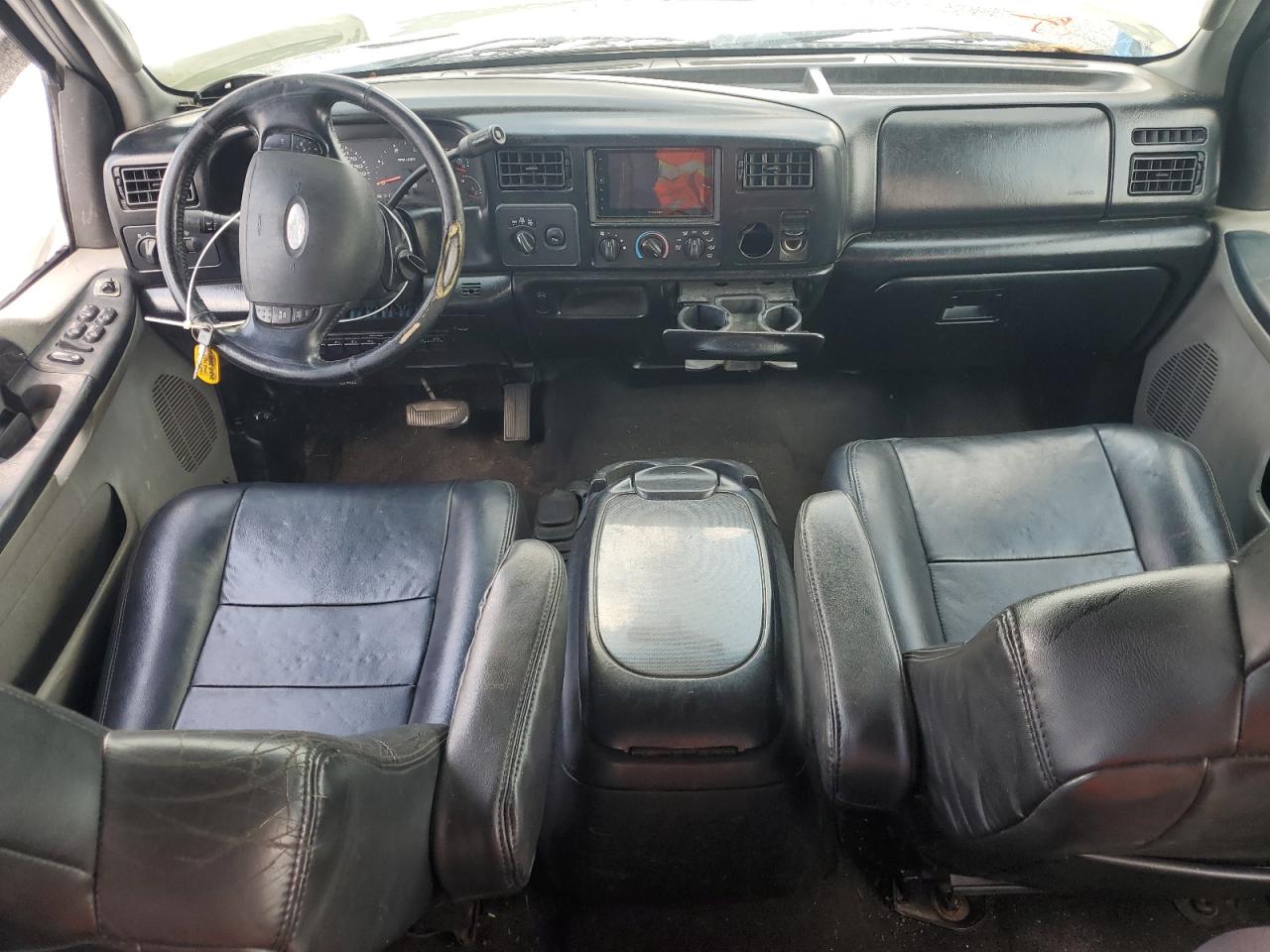 2003 Ford F250 Super Duty White vin: 1FTNW21L13EA95202
