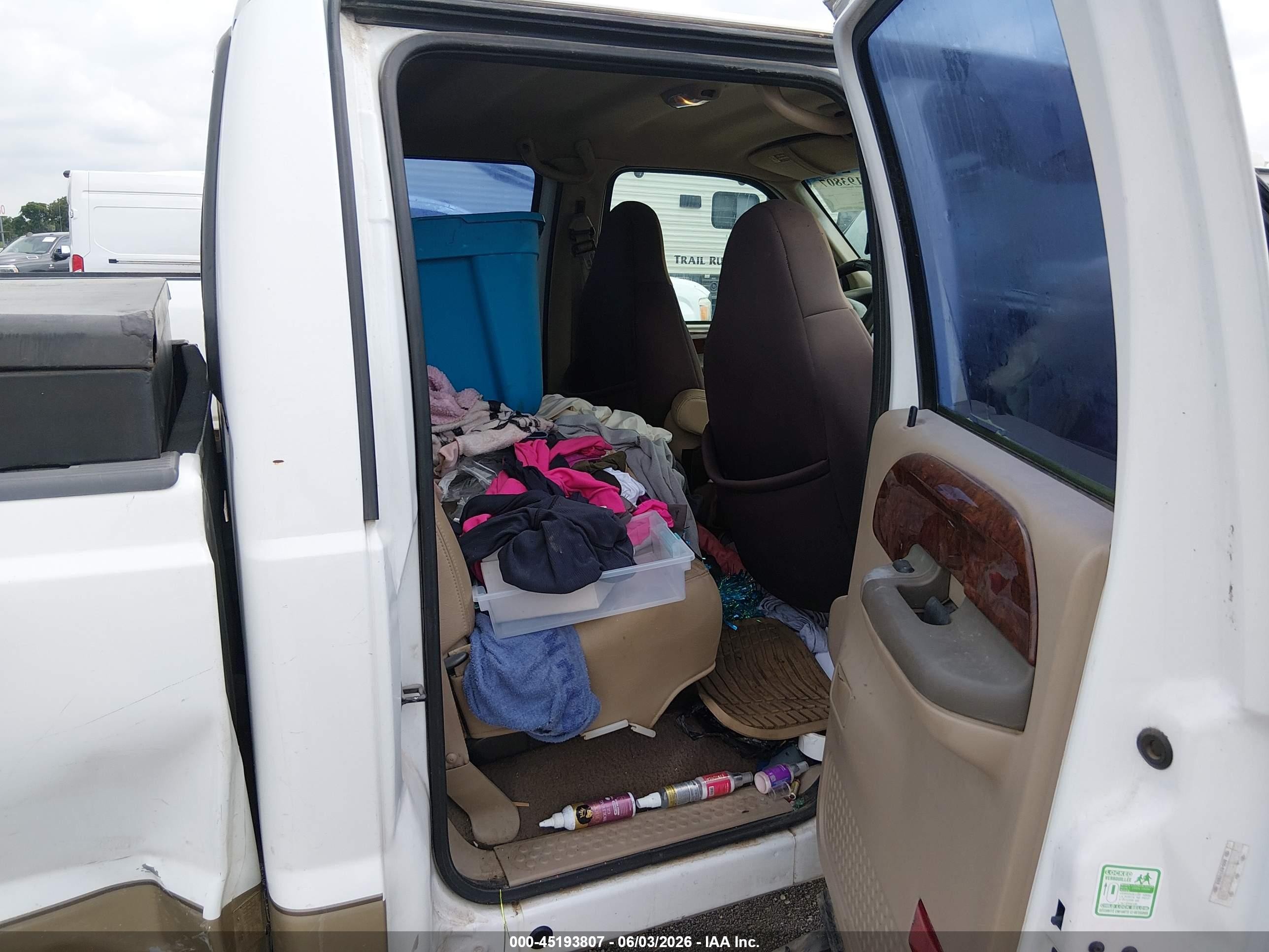 2000 Ford F-250 Lariat/xl/xlt White vin: 1FTNW21L2YEC12020