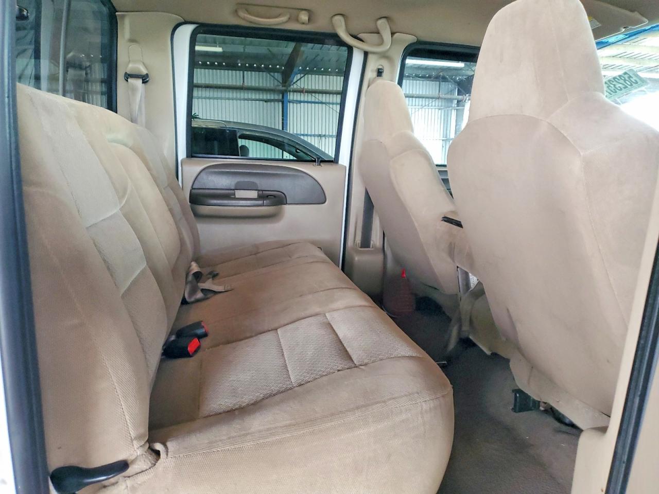 2003 Ford F250 Super Duty White vin: 1FTNW21L73EB62238