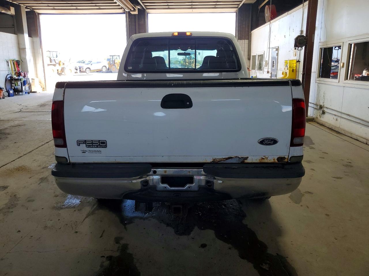 2004 Ford F250 Super Duty White vin: 1FTNW21P24ED16701