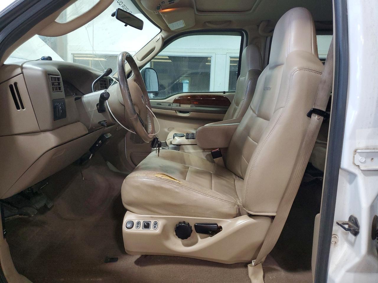 2004 Ford F250 Super Duty White vin: 1FTNW21P24ED16701