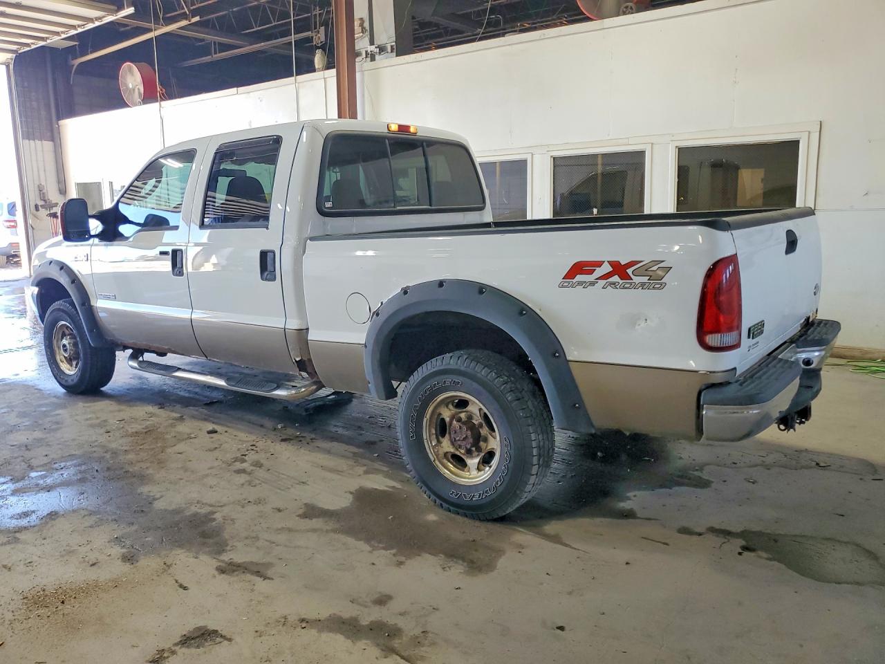 2004 Ford F250 Super Duty White vin: 1FTNW21P24ED16701