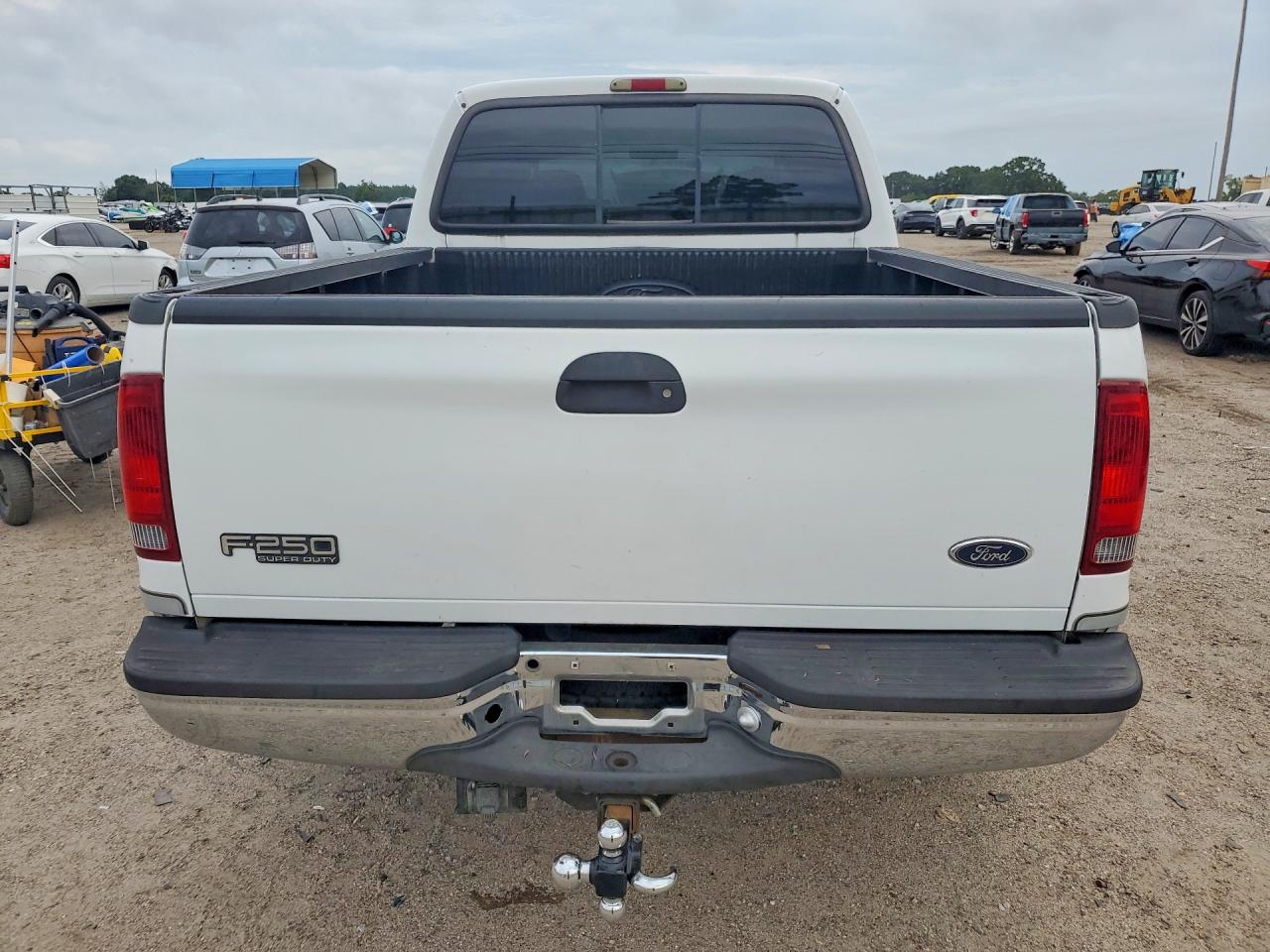 2003 Ford F250 Super Duty White vin: 1FTNW21P63ED22774