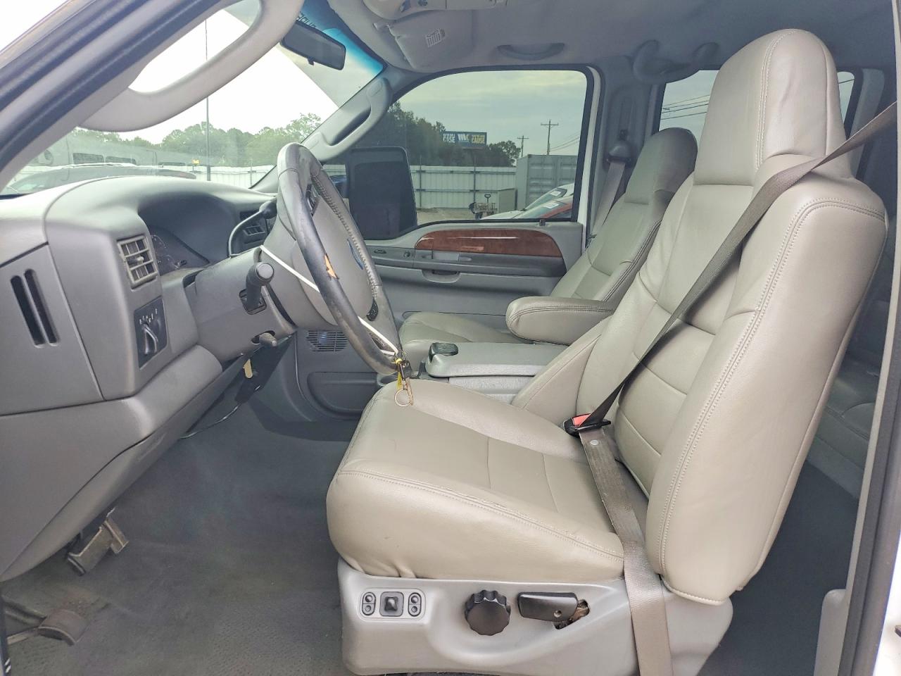 2003 Ford F250 Super Duty White vin: 1FTNW21P63ED22774