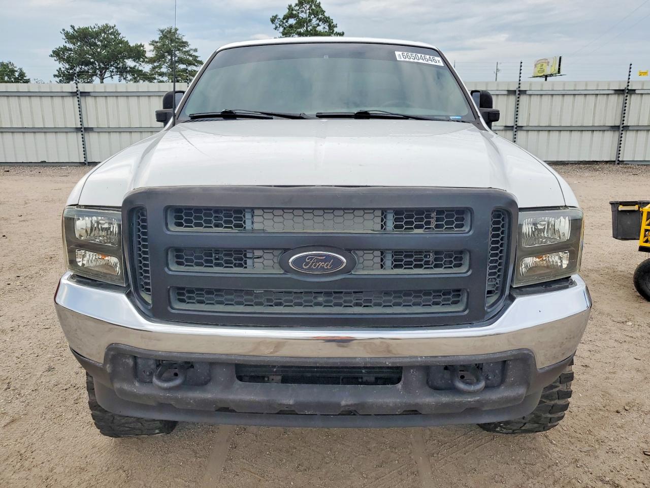 2003 Ford F250 Super Duty White vin: 1FTNW21P63ED22774