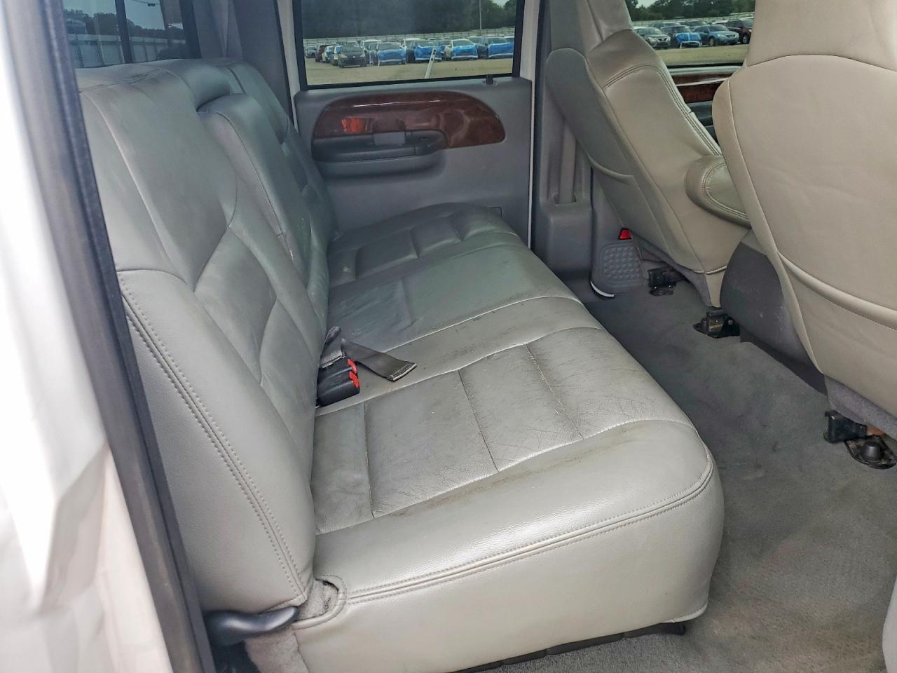 2003 Ford F250 Super Duty White vin: 1FTNW21P63ED22774