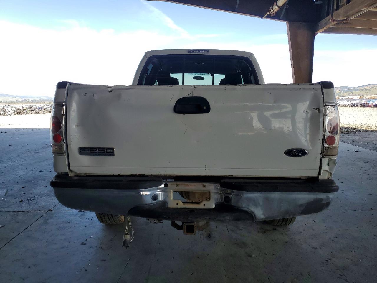 2004 Ford F250 Super Duty White vin: 1FTNW21P74EB80789