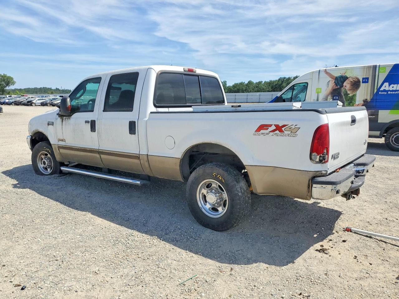 2004 Ford F250 Super Duty White vin: 1FTNW21P84EC11306