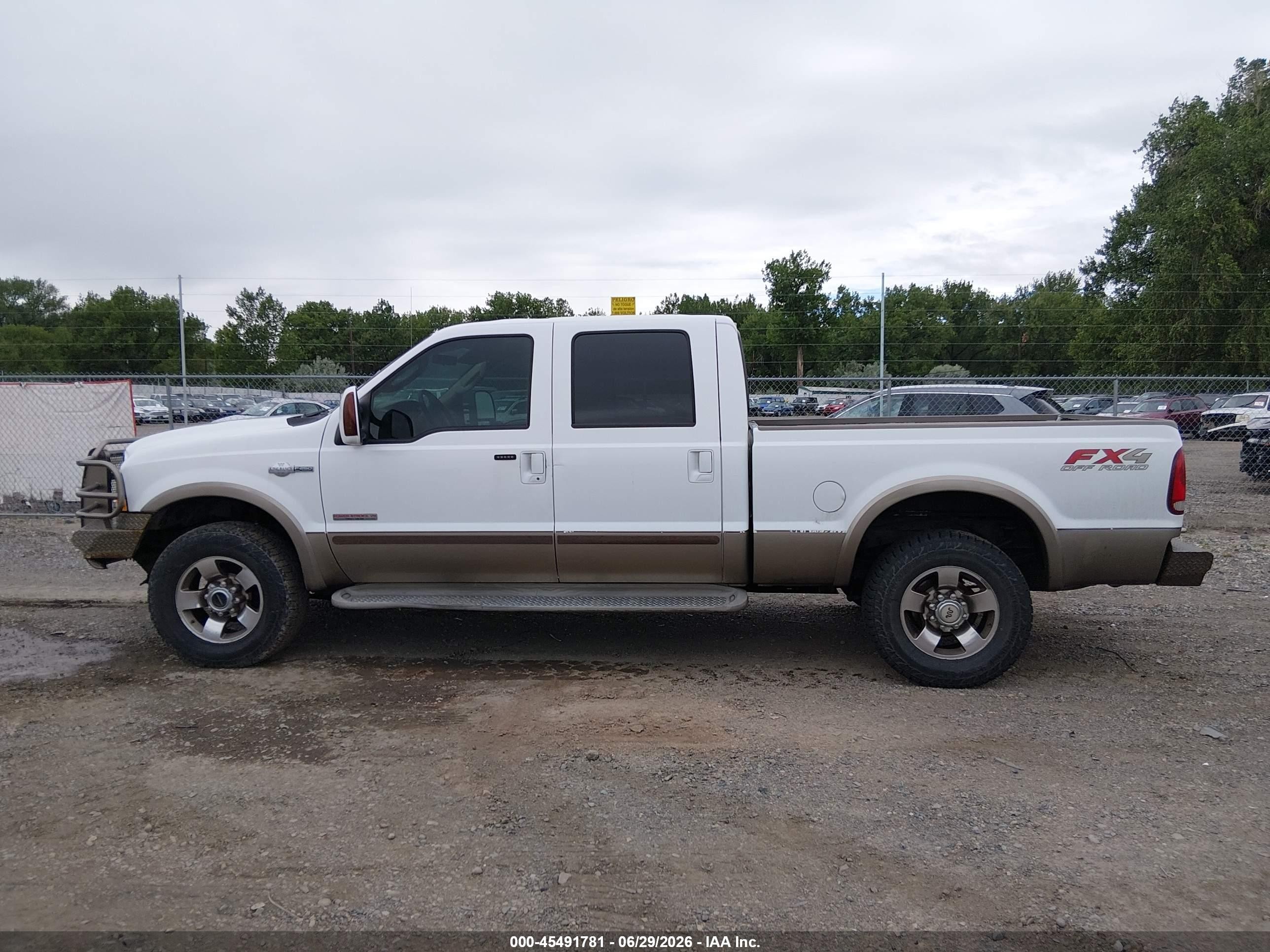 2004 Ford F-250 Lariat/xl/xlt White vin: 1FTNW21PX4EC43576