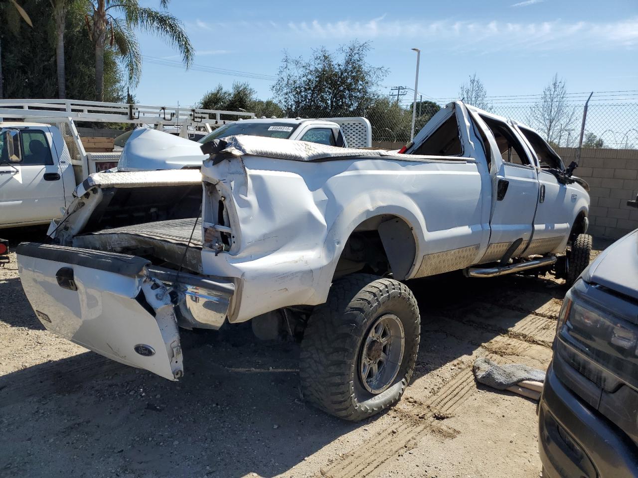 1999 Ford F250 Super Duty White vin: 1FTNW21S2XEC30202