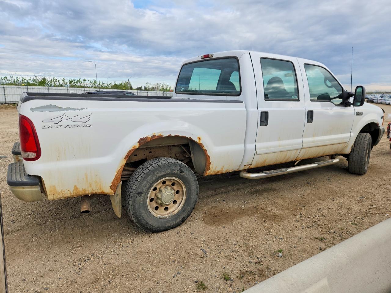 2001 Ford F250 Super Duty White vin: 1FTNW21S41EB33669