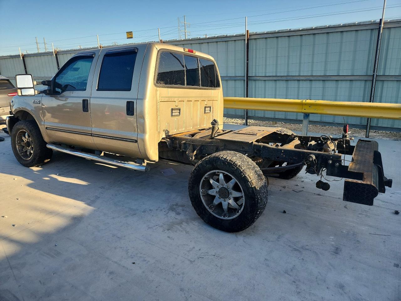 2000 Ford F250 Super Duty Gold vin: 1FTNW21S5YEB61930
