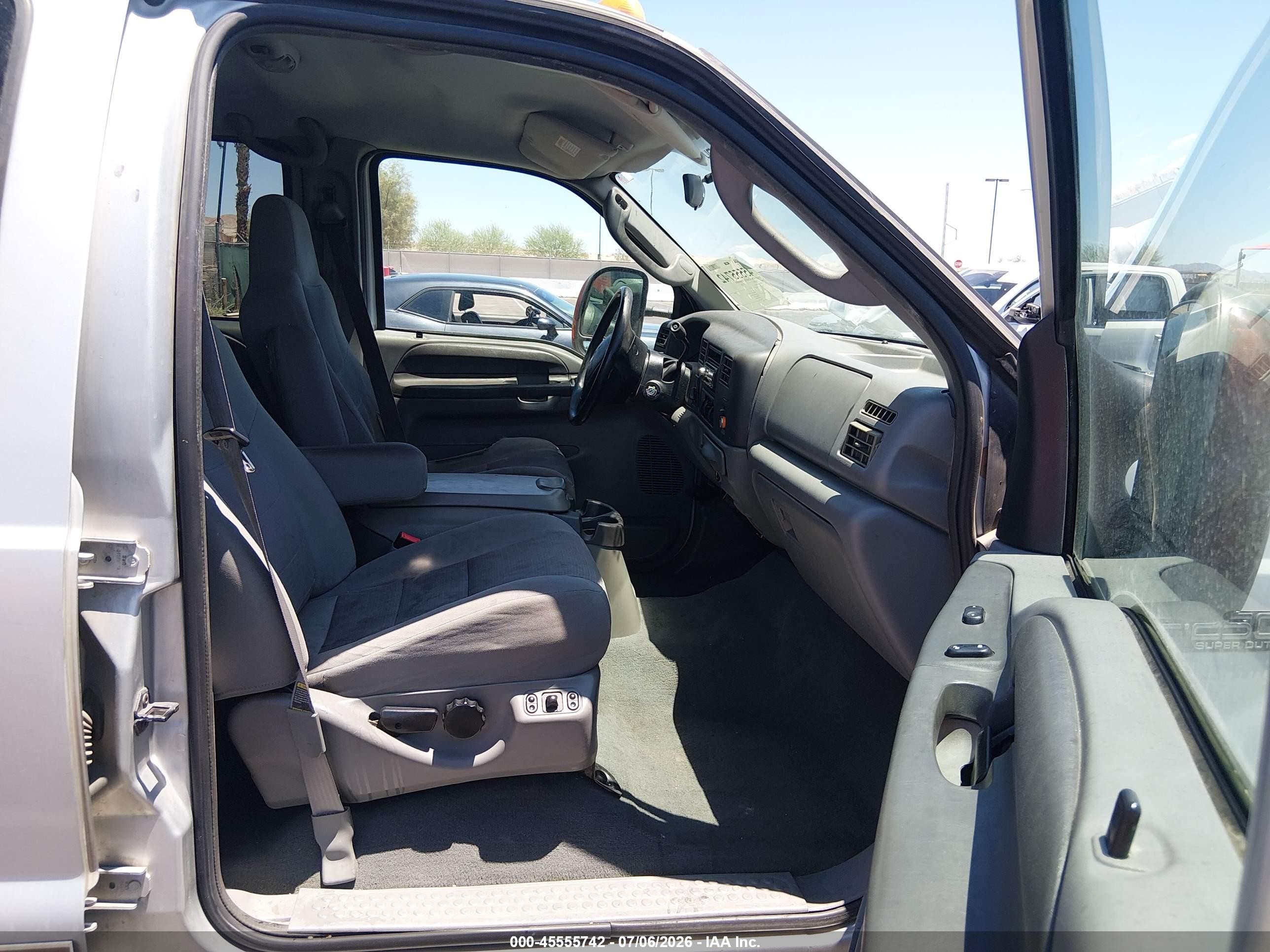 2004 Ford F-250   Silver vin: 1FTNW21SX4EC23574