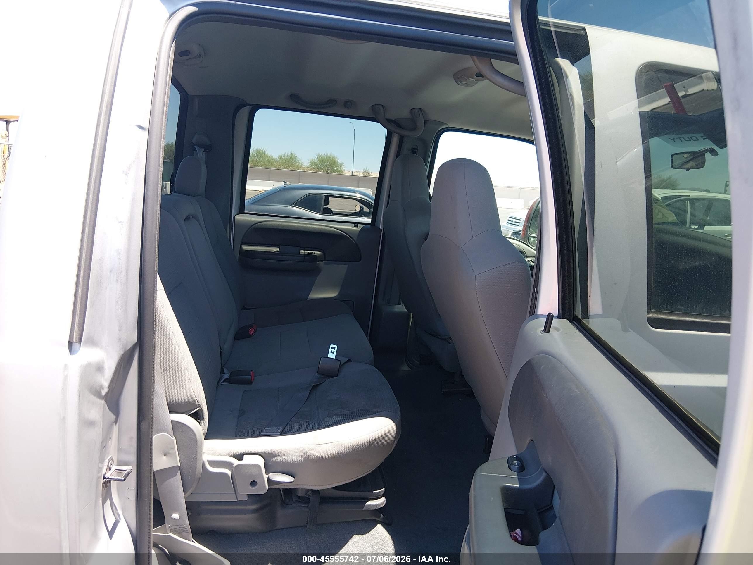 2004 Ford F-250   Silver vin: 1FTNW21SX4EC23574