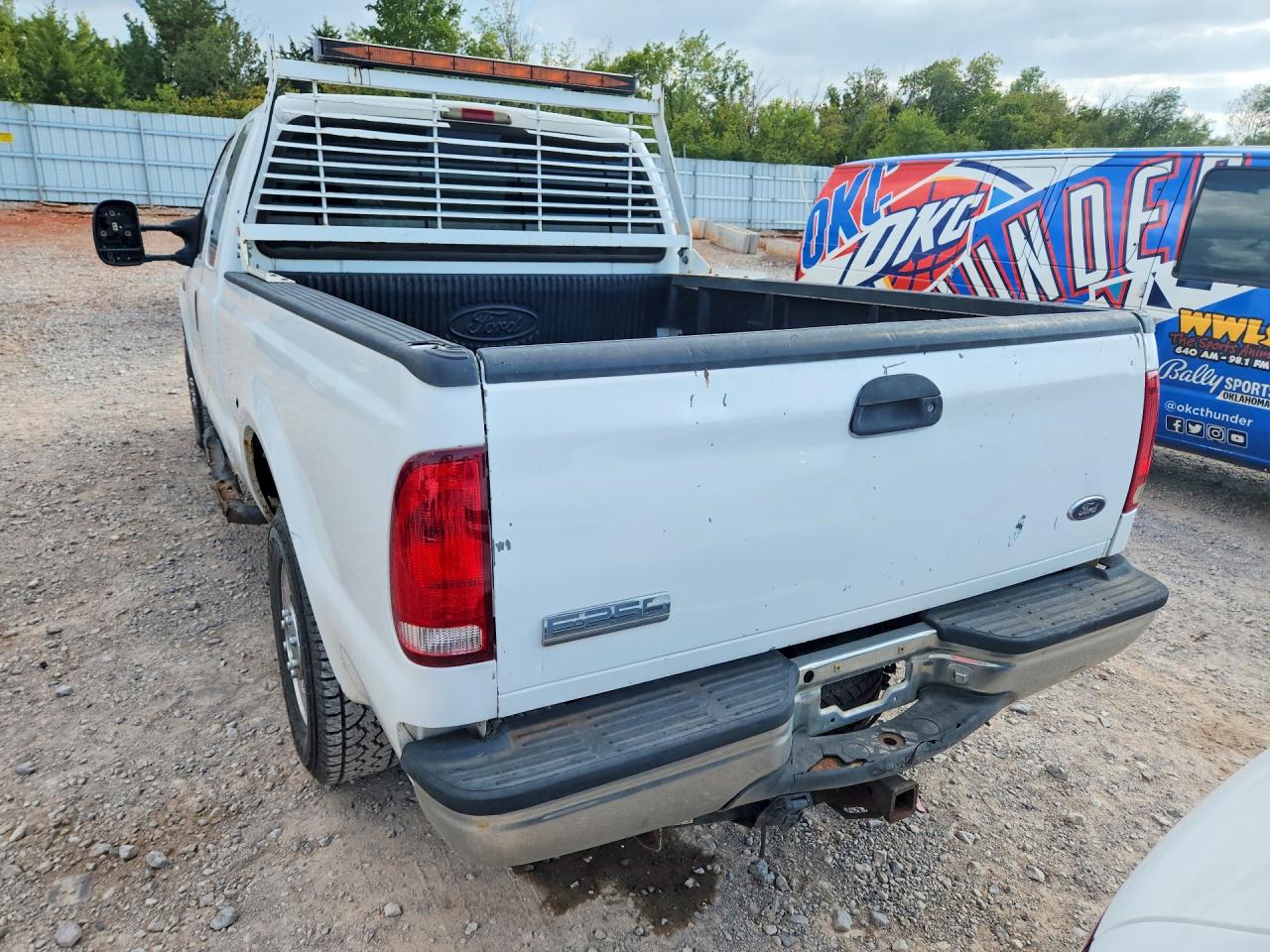 2005 Ford F250 Super Duty White vin: 1FTNX20525EB86465
