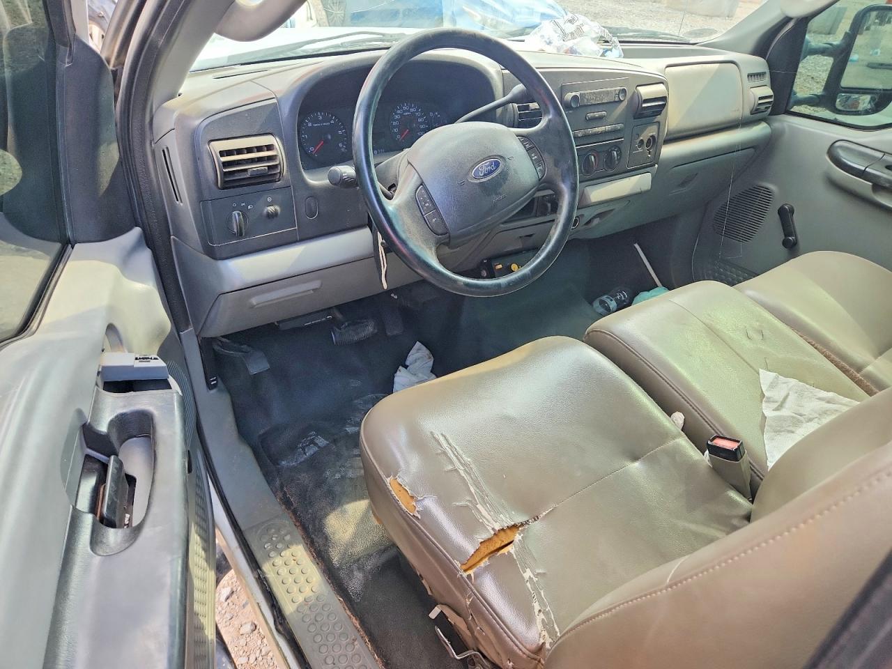 2005 Ford F250 Super Duty White vin: 1FTNX20525EB86465