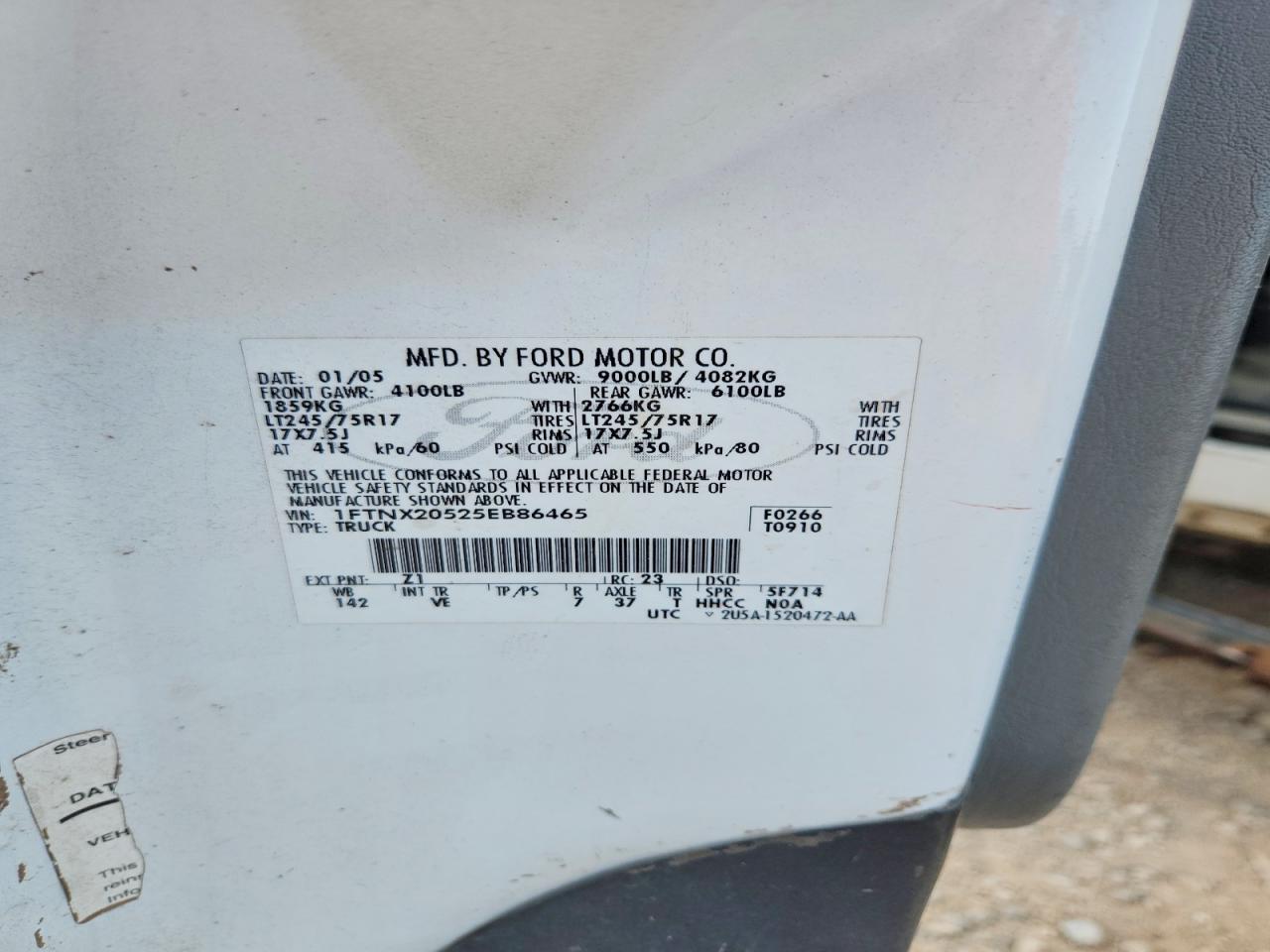 2005 Ford F250 Super Duty White vin: 1FTNX20525EB86465
