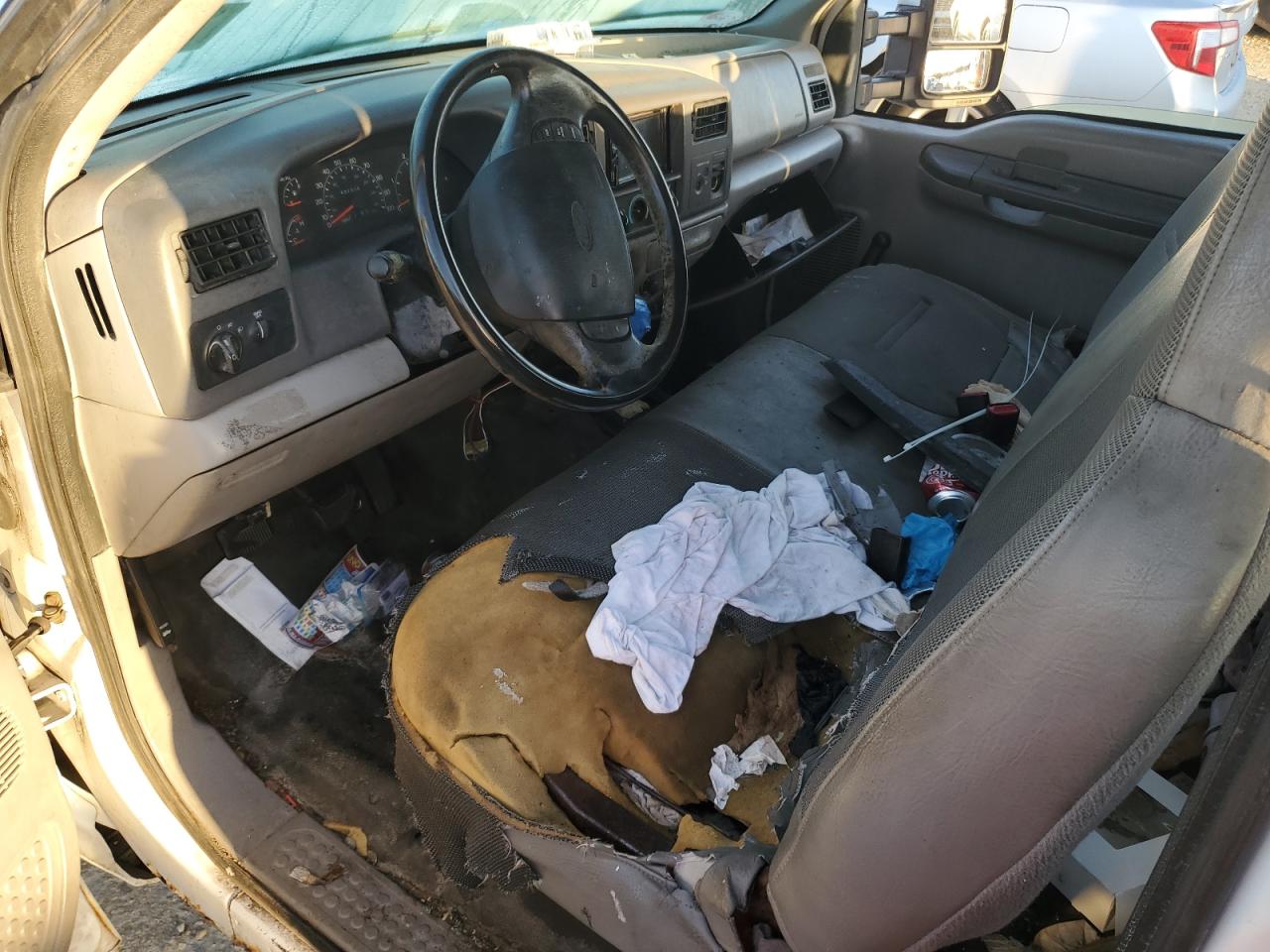 2000 Ford F250 Super Duty Super Duty White vin: 1FTNX20F0YEC58549