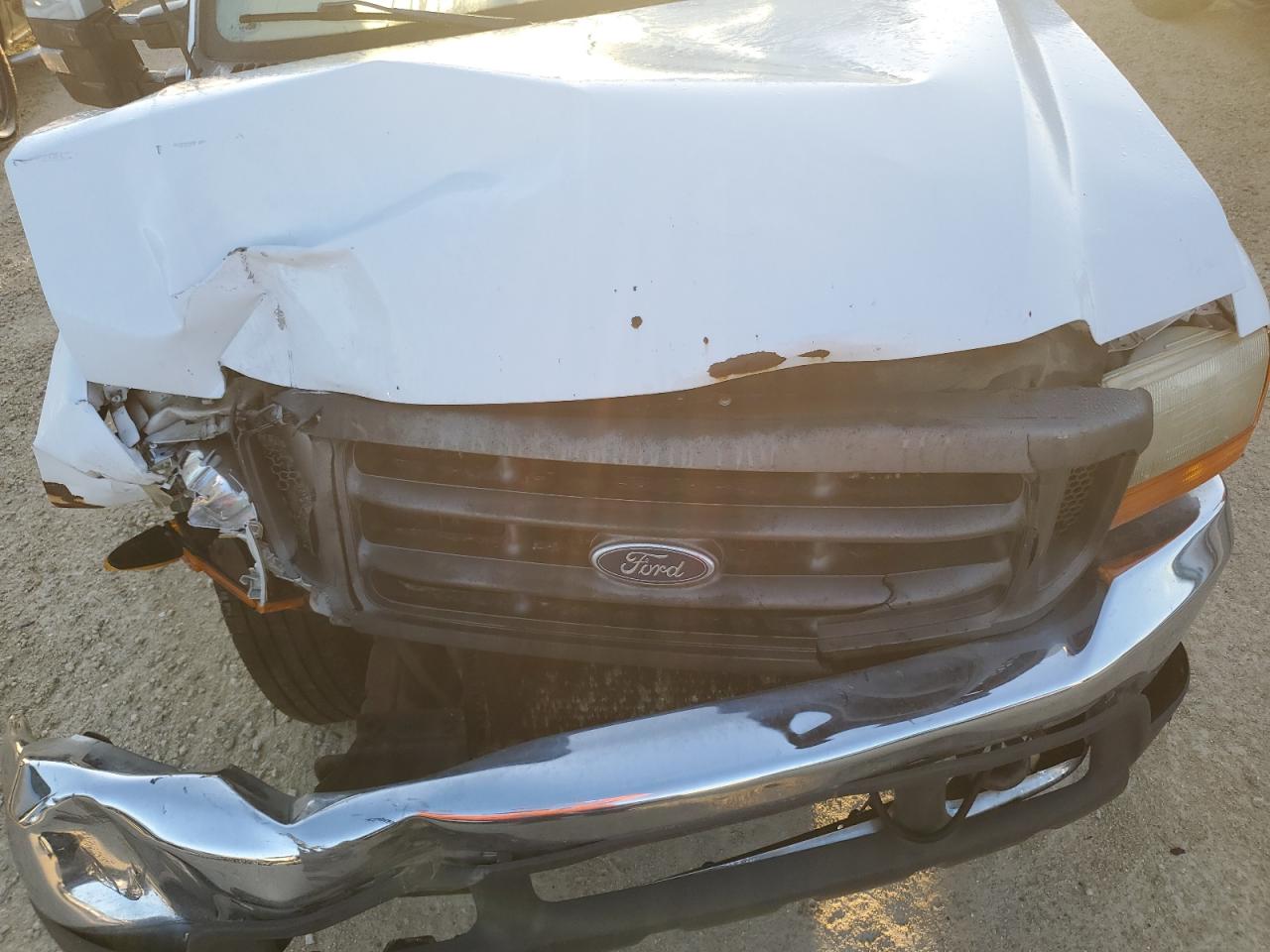2000 Ford F250 Super Duty Super Duty White vin: 1FTNX20F0YEC58549