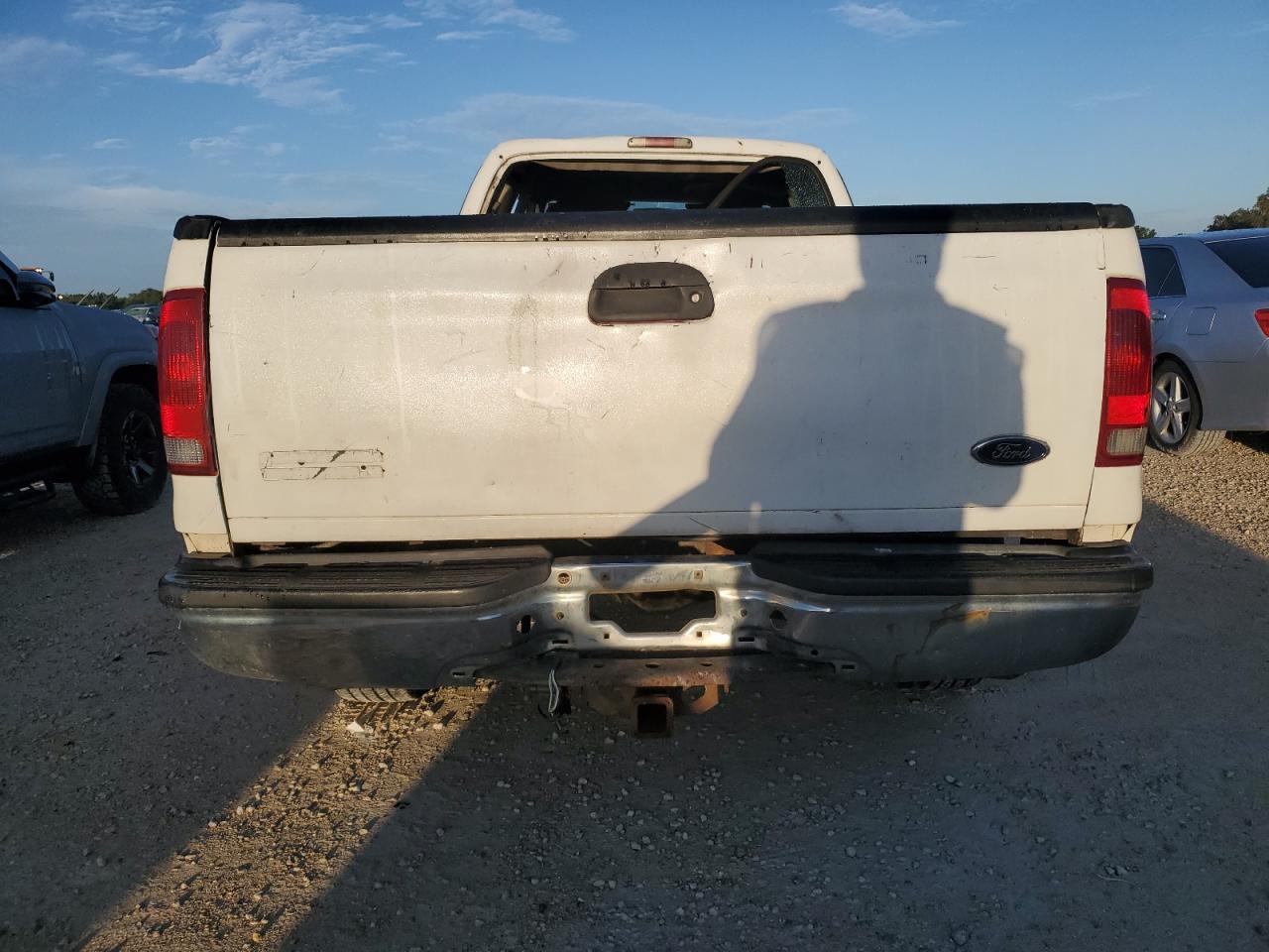 2000 Ford F250 Super Duty Super Duty White vin: 1FTNX20F0YEC58549