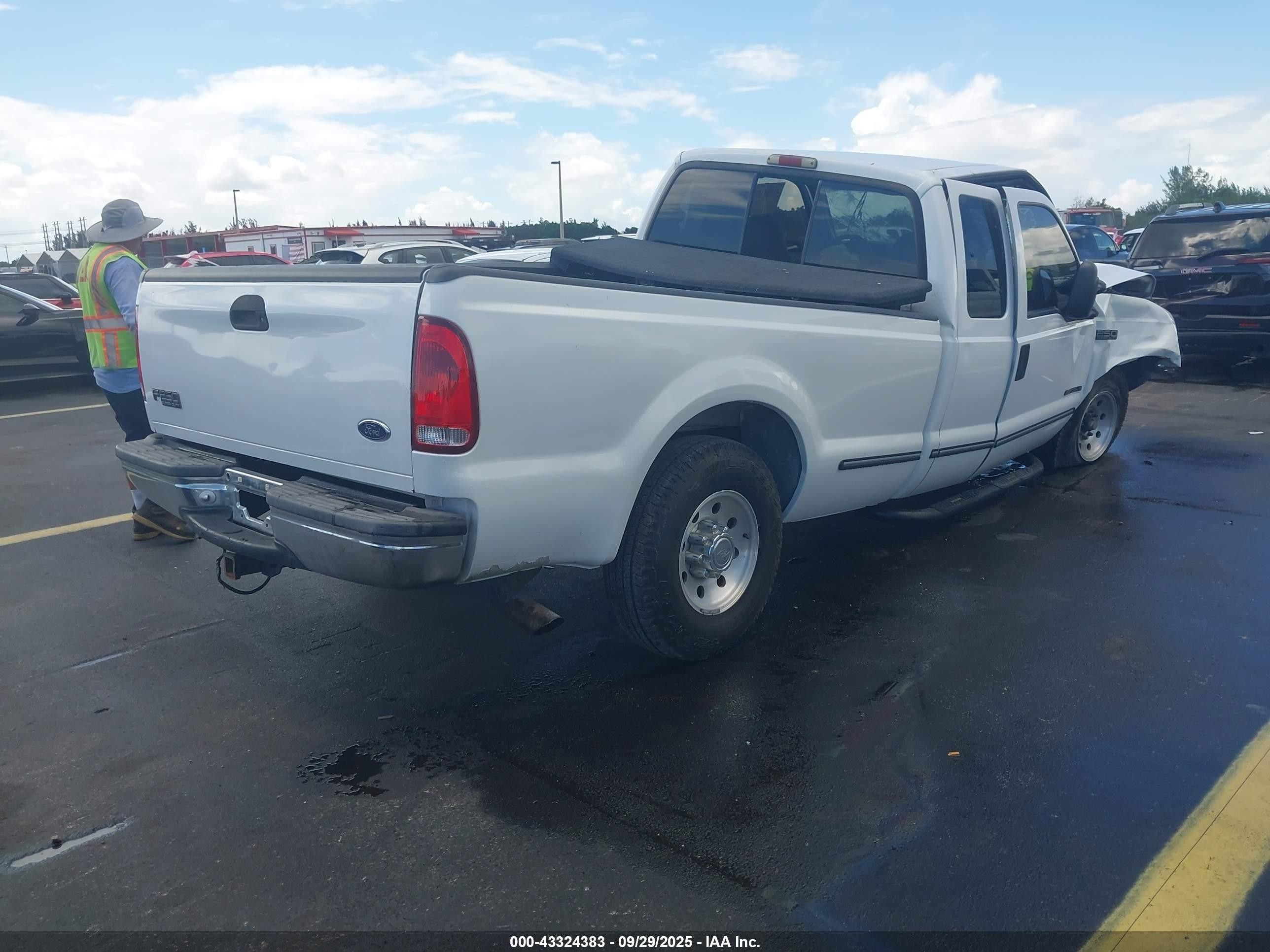 1999 Ford F-250 Lariat/xl/xlt White vin: 1FTNX20F3XEC71570