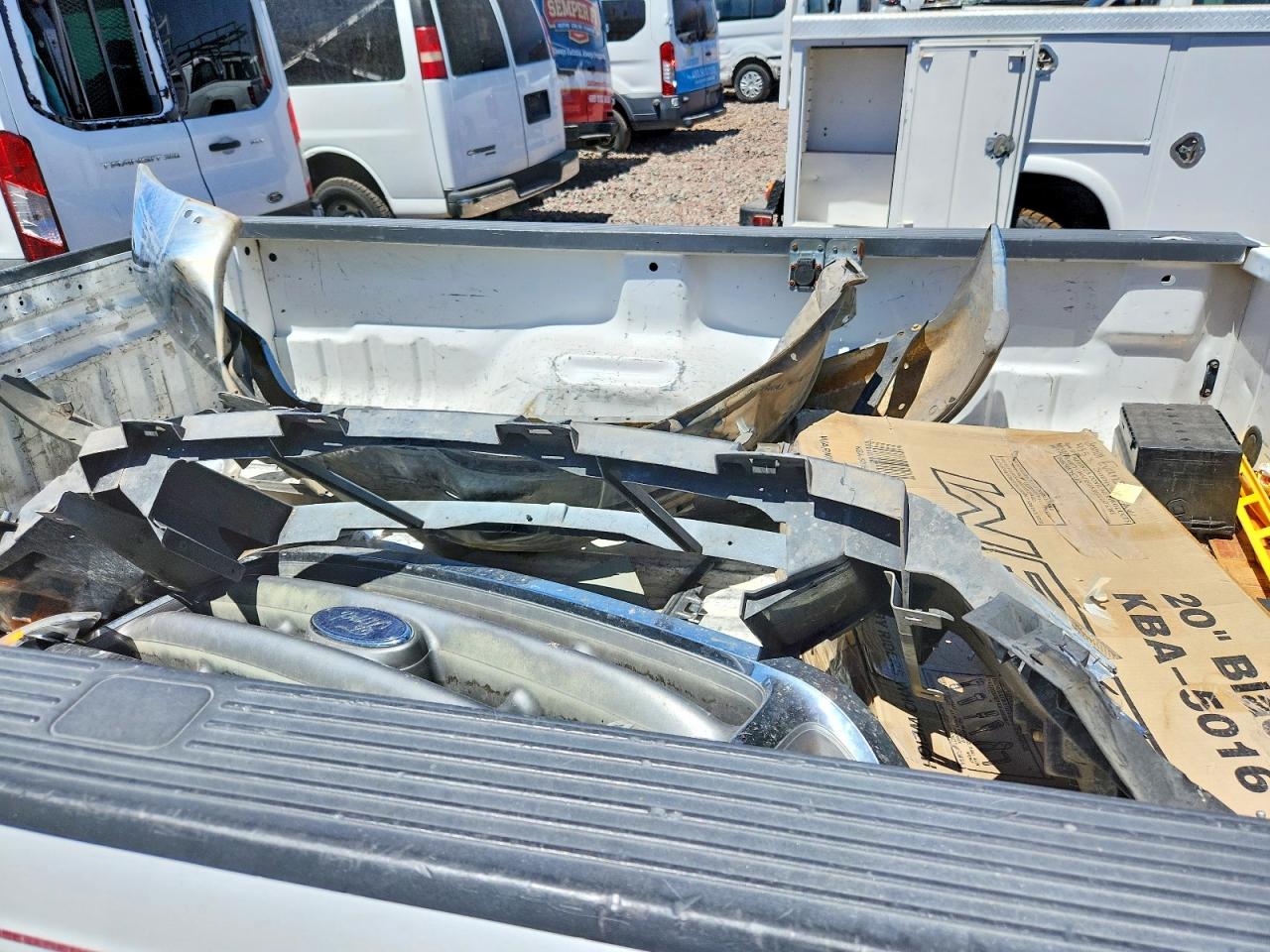 2000 Ford F250 Super Duty White vin: 1FTNX20F6YED96936