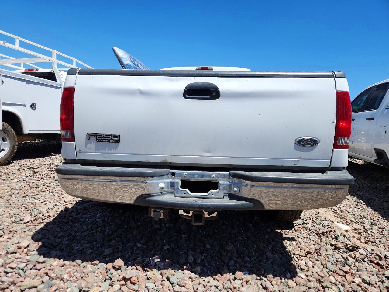 2000 Ford F250 Super Duty White vin: 1FTNX20F6YED96936