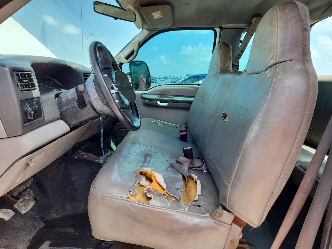 2000 Ford F250 Super Duty White vin: 1FTNX20F8YEB38384