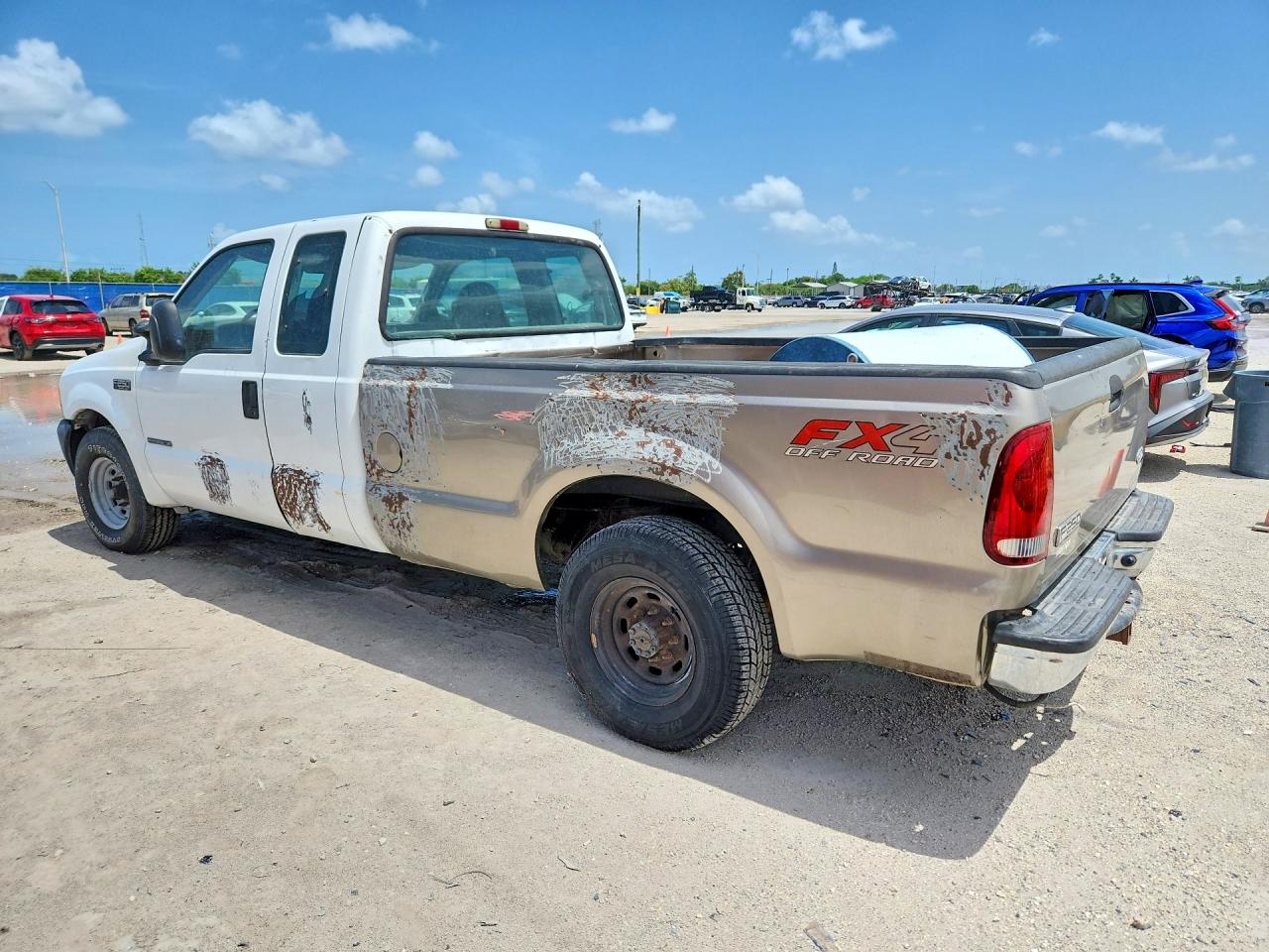 2000 Ford F250 Super Duty White vin: 1FTNX20F8YEB38384