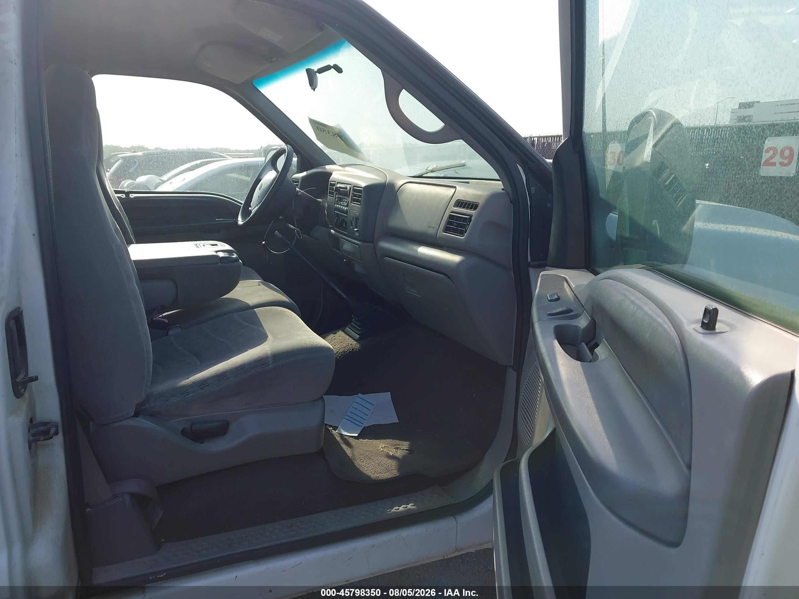 2000 Ford F-250 Lariat/xl/xlt White vin: 1FTNX20F9YEB28575
