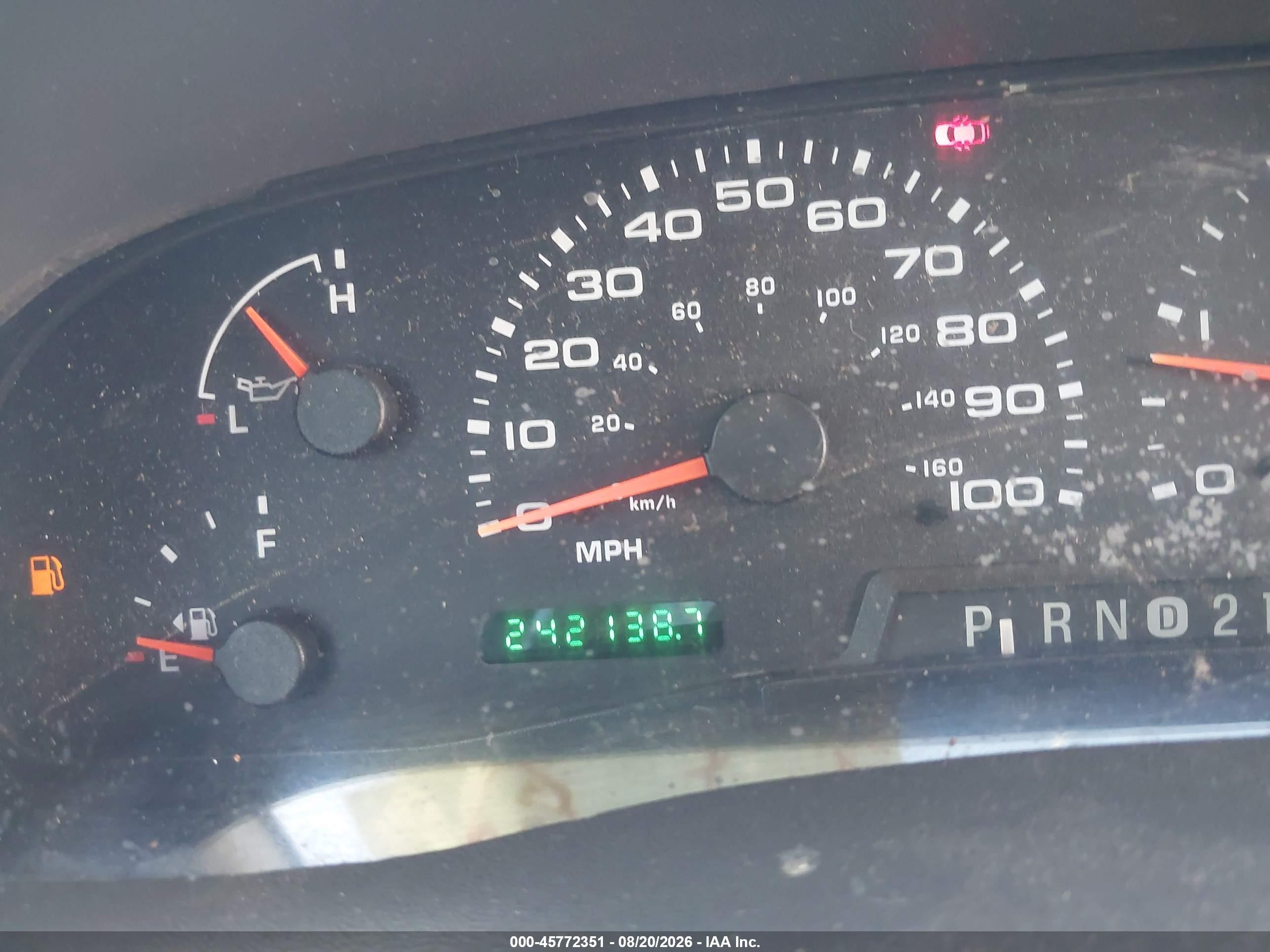 2002 Ford F-250   Белый vin: 1FTNX20L12EB05319