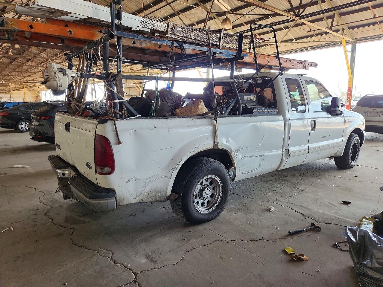 2002 Ford F250 Super Duty White vin: 1FTNX20L22EB64122