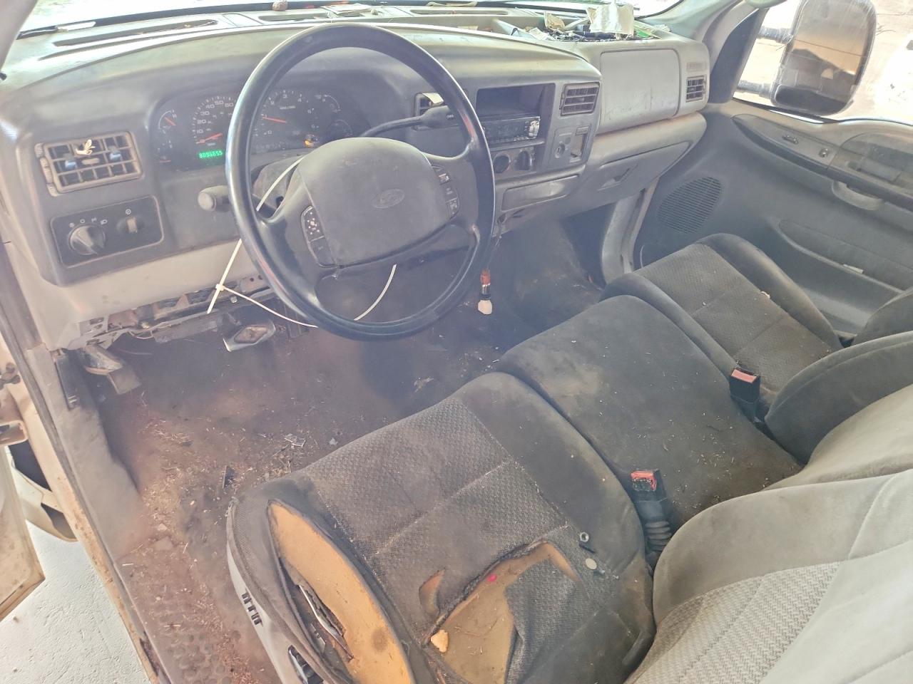 2002 Ford F250 Super Duty White vin: 1FTNX20L22EB64122